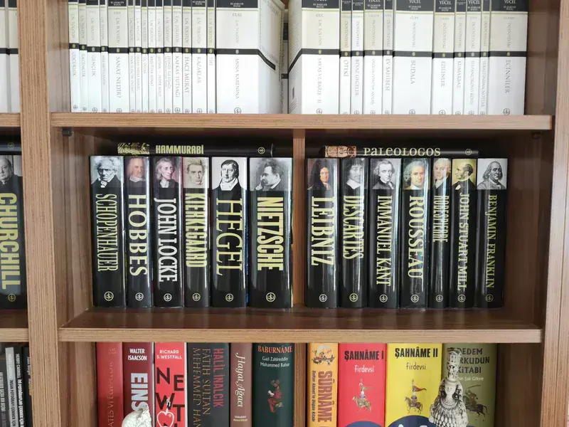 Is Bankasi Kultur Klasik Biyografi Serisi