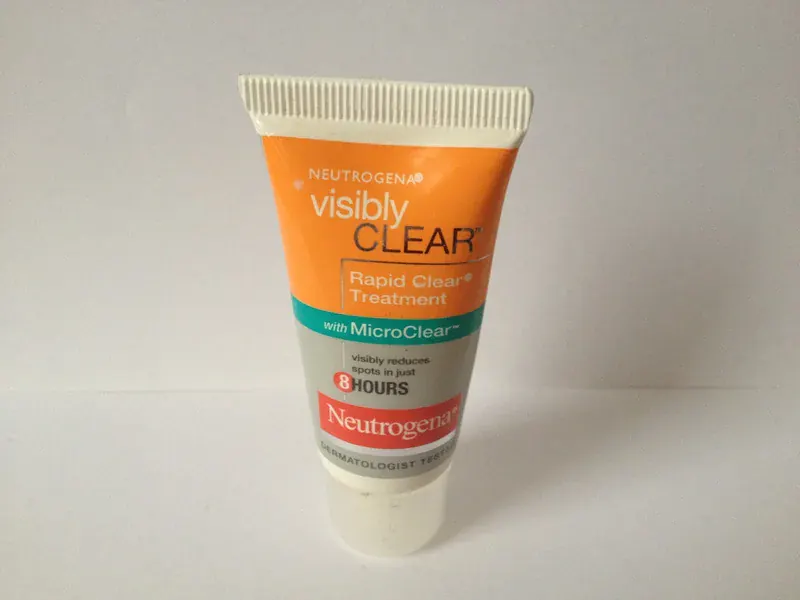 Neutrogena Visibly Clear Light+