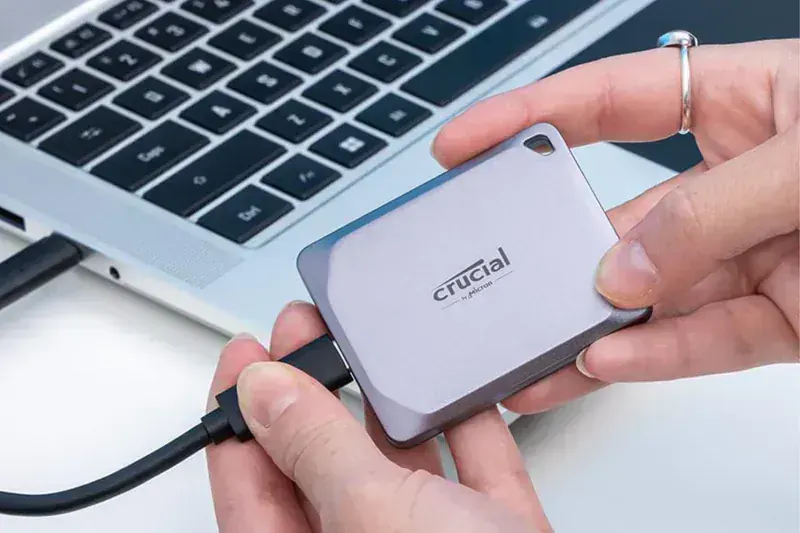 Crucial X9 Pro Portable SSD (Alternatif 4)