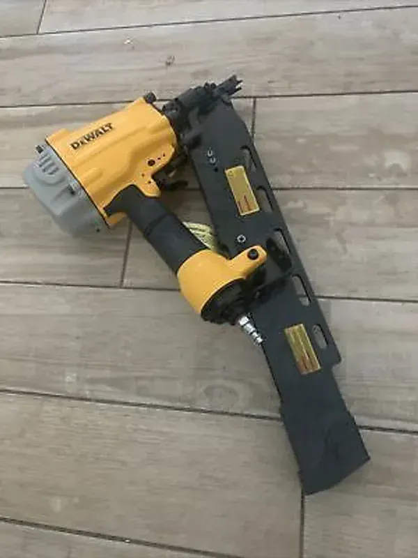 DeWalt DWF83PL