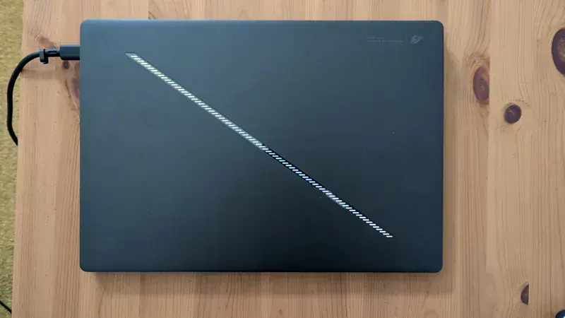 ASUS ROG Zephyrus G16 (2024) (Alternatif 1)