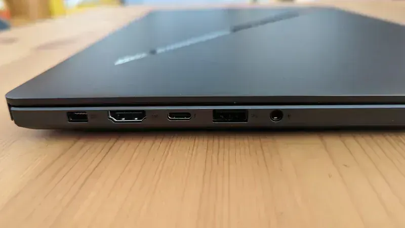 ASUS ROG Zephyrus G16 (2024) (Alternatif 2)